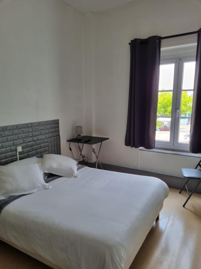 Hotel Du Commerce Terres-de-Caux Exteriör bild