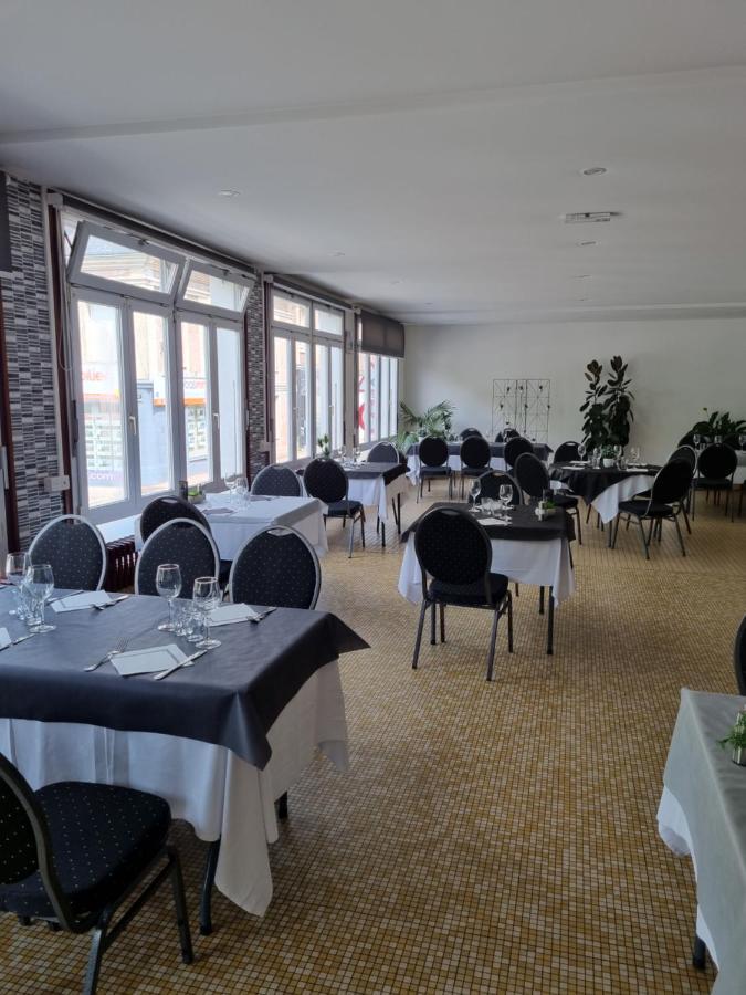 Hotel Du Commerce Terres-de-Caux Exteriör bild